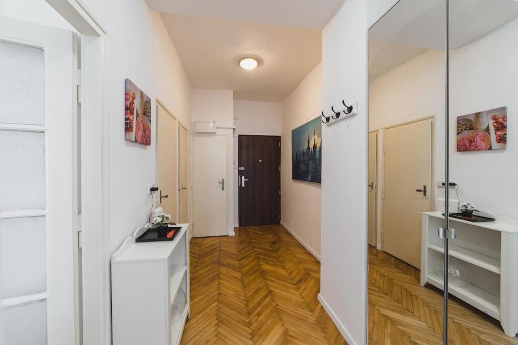 Dlouha Hemingway Prague